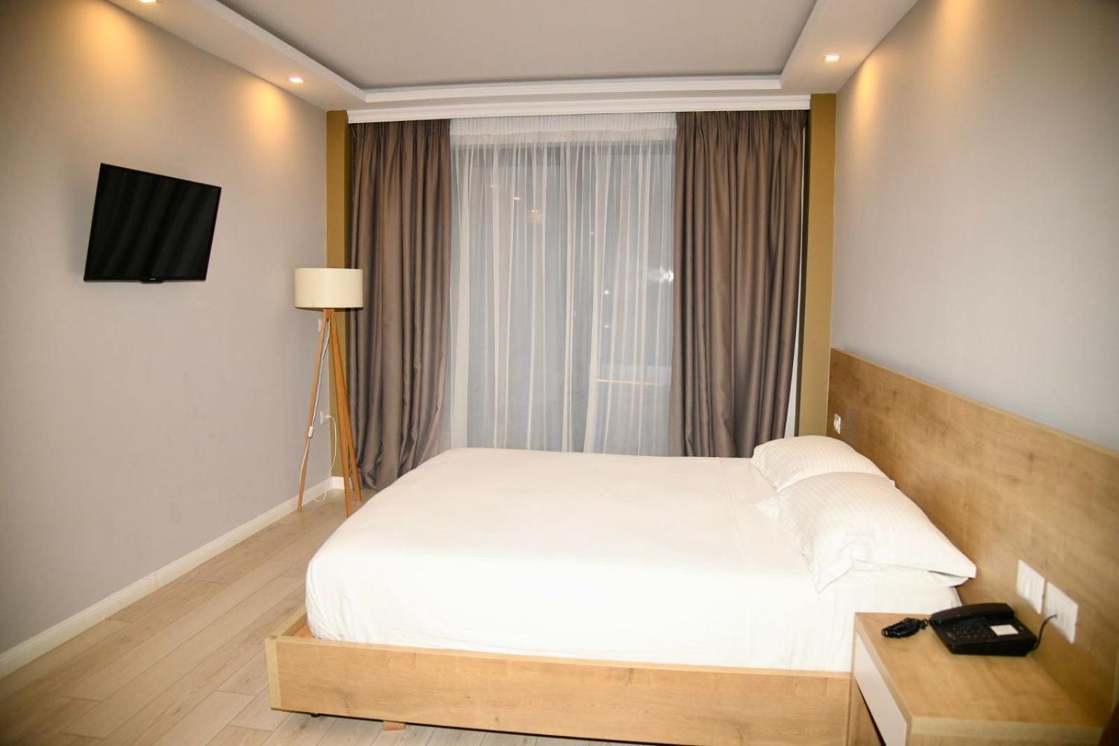Amber Hotel Albania Spille Buitenkant foto