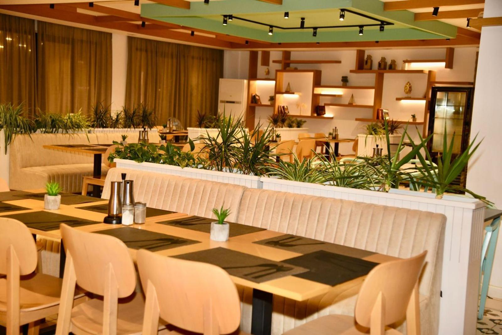 Amber Hotel Albania Spille Buitenkant foto